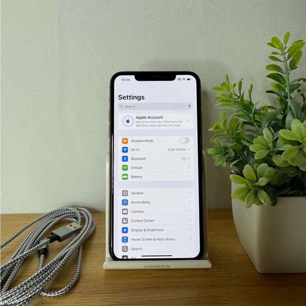 Apple iPhone 11 Pro Max 64GB unlocked in Gold